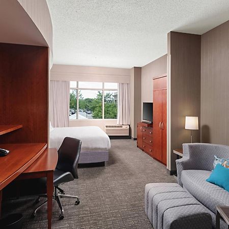 Courtyard By Marriott Greenville Downtown מראה חיצוני תמונה