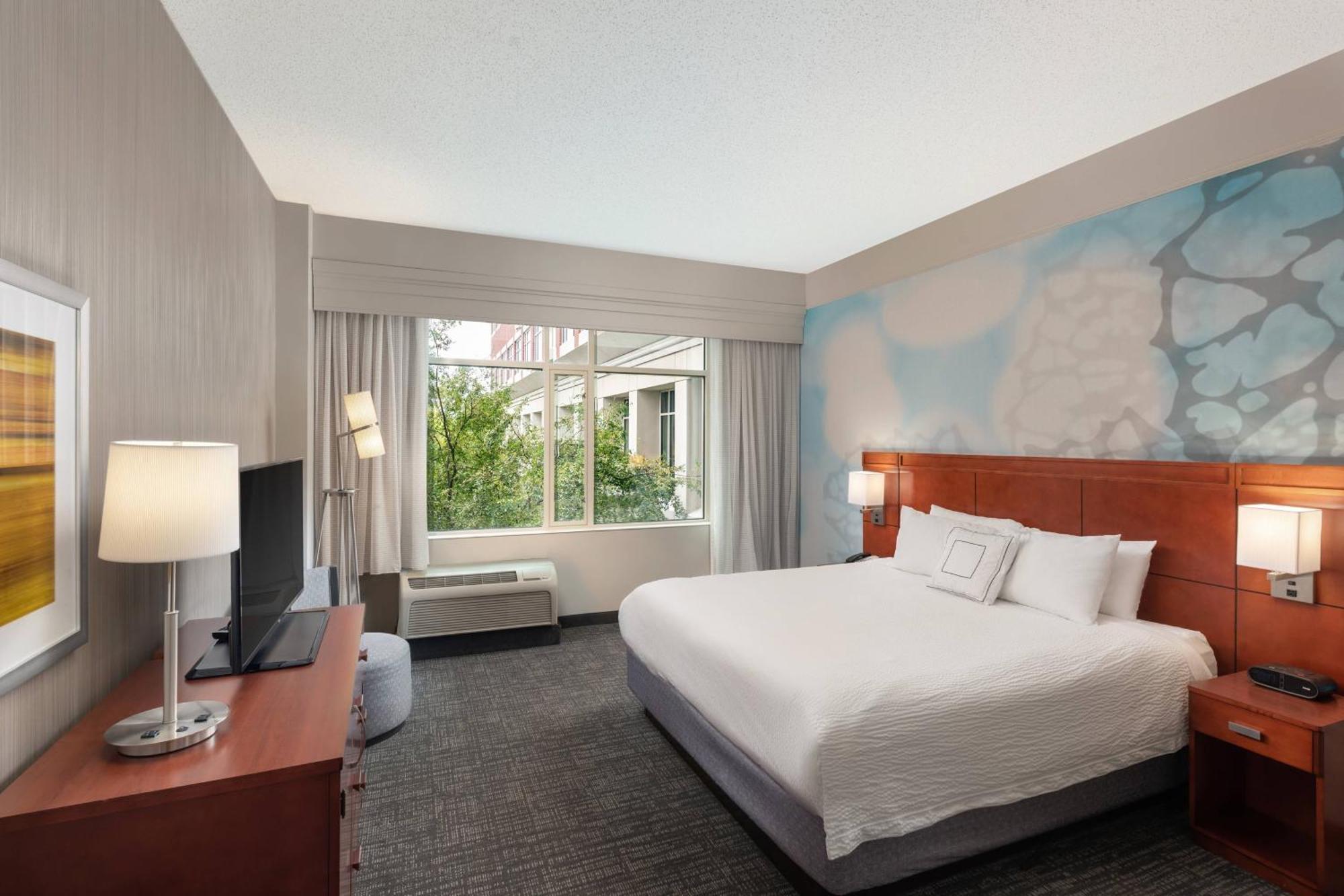 Courtyard By Marriott Greenville Downtown מראה חיצוני תמונה