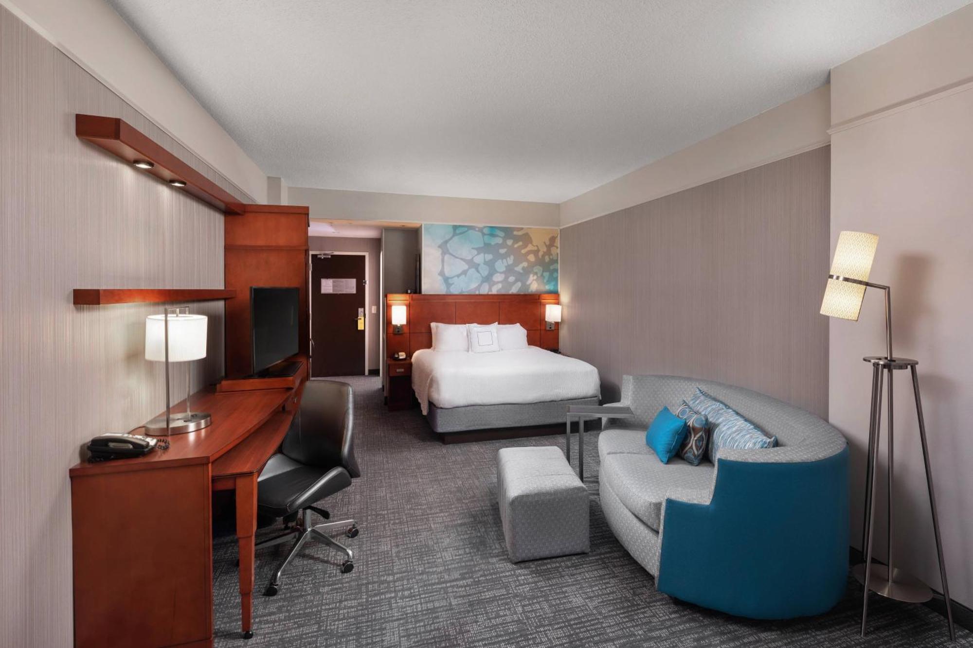Courtyard By Marriott Greenville Downtown מראה חיצוני תמונה