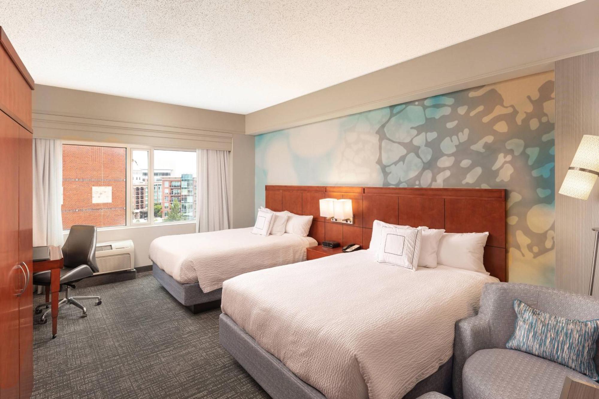 Courtyard By Marriott Greenville Downtown מראה חיצוני תמונה