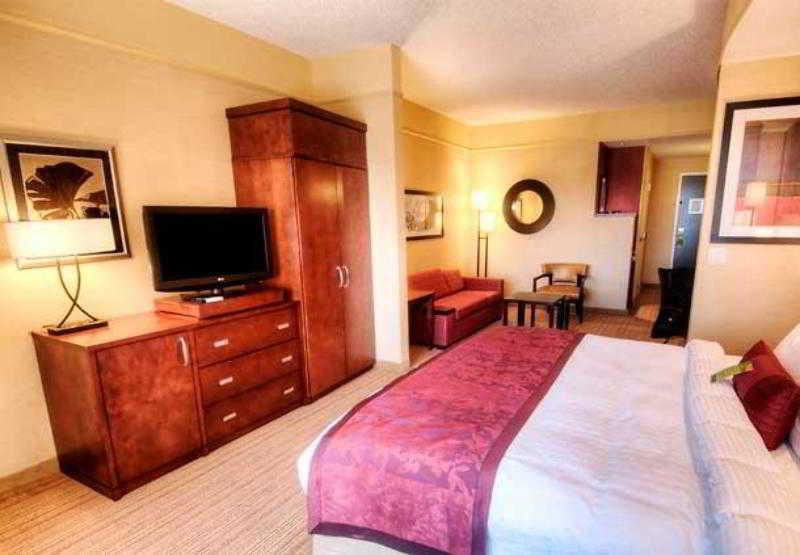 Courtyard By Marriott Greenville Downtown מראה חיצוני תמונה