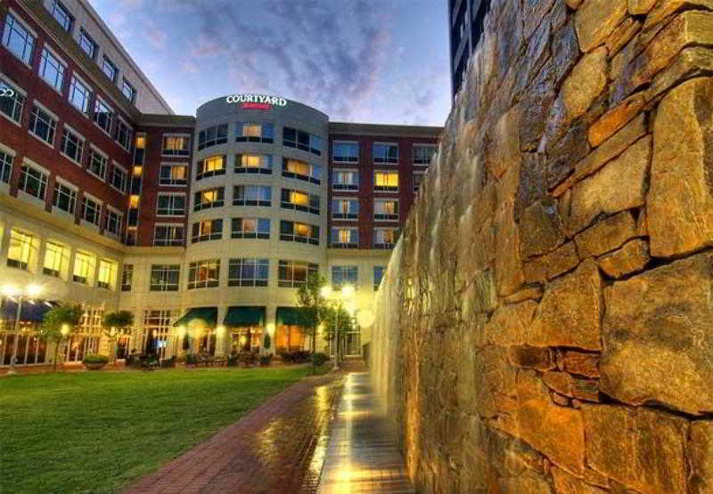 Courtyard By Marriott Greenville Downtown מראה חיצוני תמונה