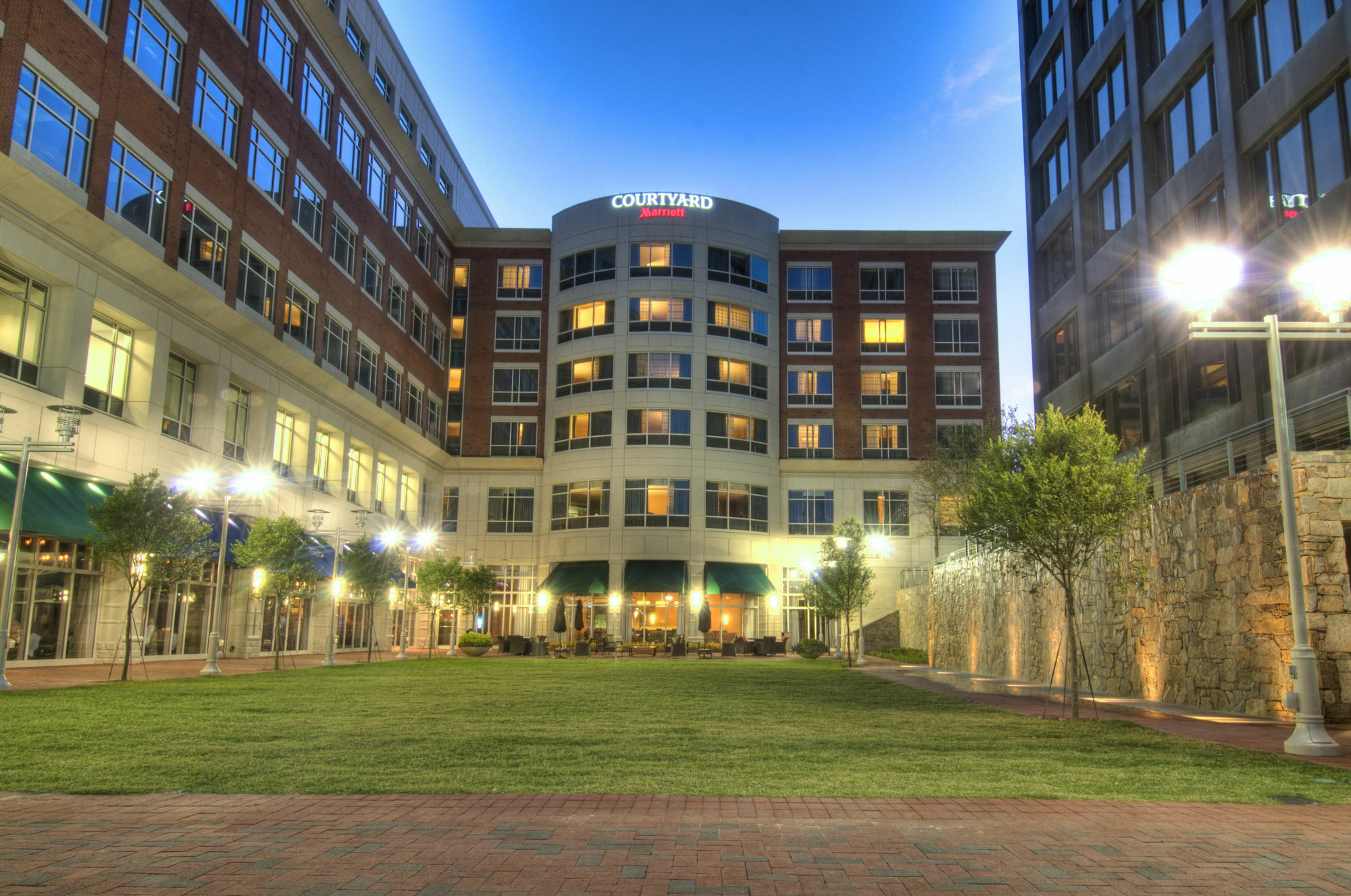 Courtyard By Marriott Greenville Downtown מראה חיצוני תמונה