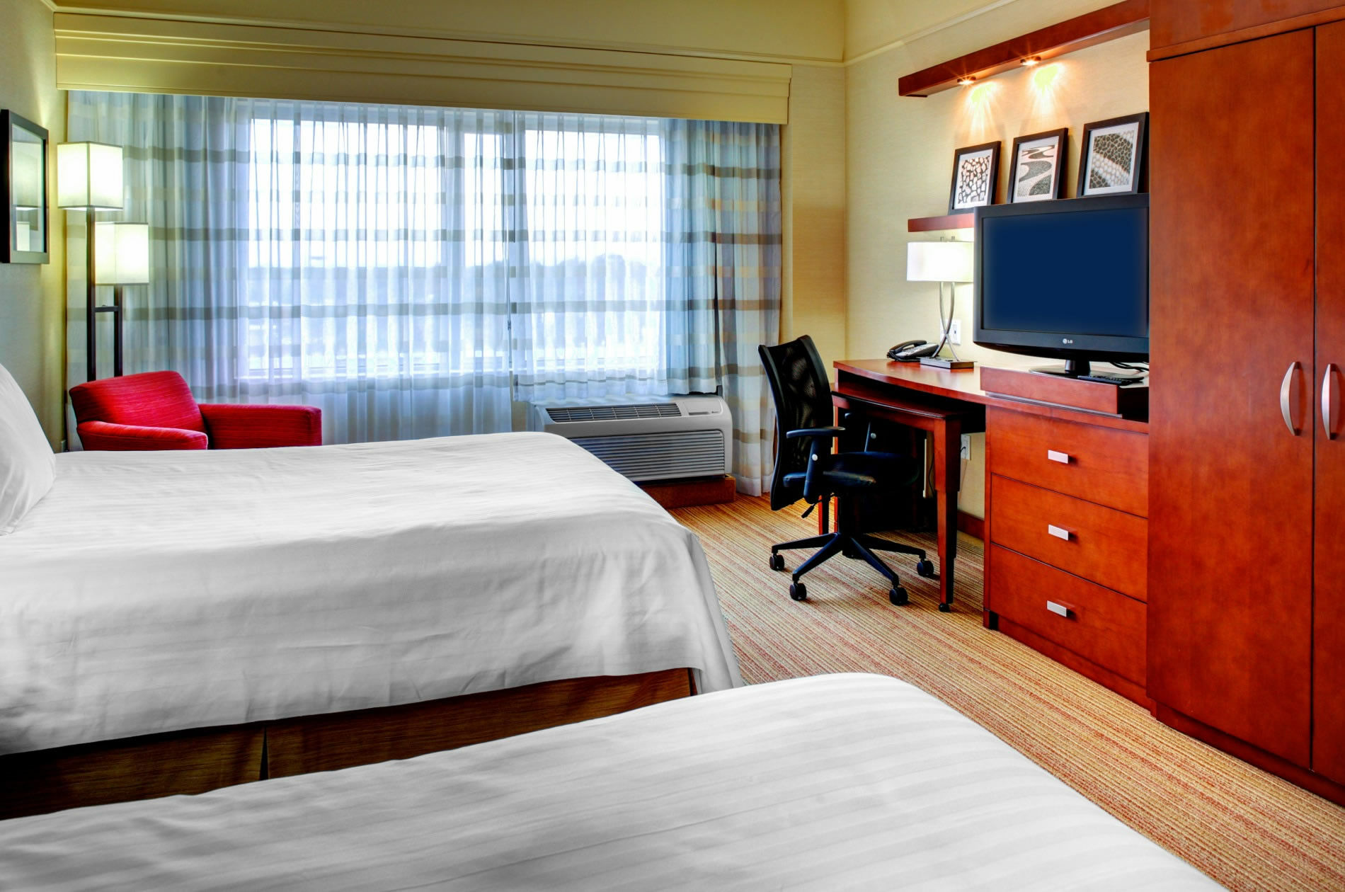 Courtyard By Marriott Greenville Downtown מראה חיצוני תמונה